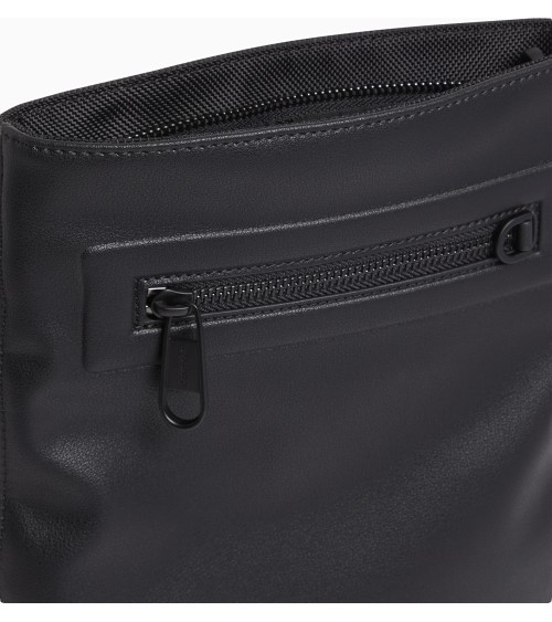 Calvin Klein CK ELEVATED FLATPACK - Elegante schwarze Tasche