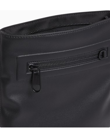 Meta Title: Borsa Nera Multifunzionale Calvin Klein CK Elevated