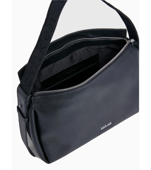 **Meta Title**: Calvin Klein Gracie Bag: Eleganza e Stile Nero
