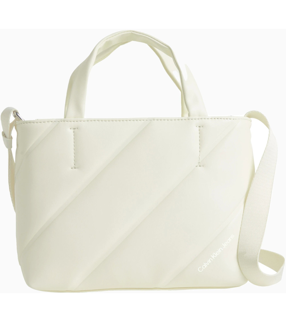 Calvin Klein Quilted Micro EW Tote 22: esclusiva eleganza bianca