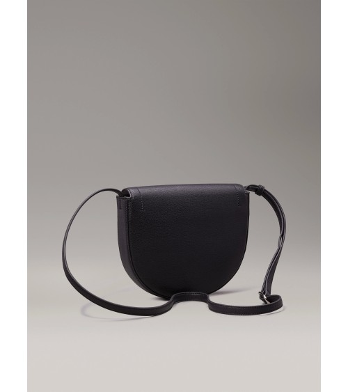 Meta Title: Calvin Klein Minimal Monogram Saddle22 - Damentaschen