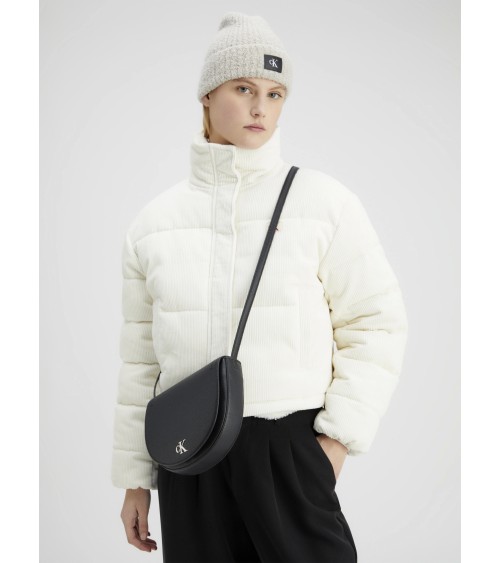 Meta Title: Calvin Klein Minimal Monogram Saddle22 - Damentaschen