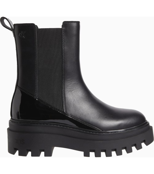 Stivaletti Calvin Klein in pelle: eleganza e comfort totali.