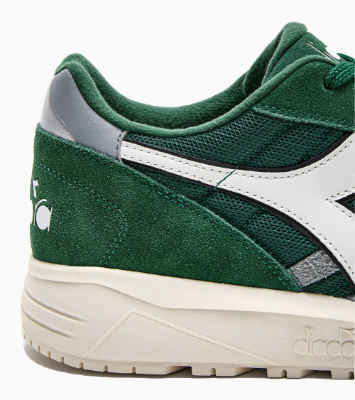 DIADORA N902 HAIRY SUEDE, SCARPE DA GINNASTICA UNISEX-ADULTO, BLACK/WHITE/LUNAR ROCK/EDEN, 44.5 EU