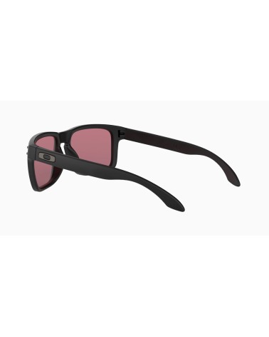 Oakley Holbrook: occhiali da sole neri uomo. Design e UV.