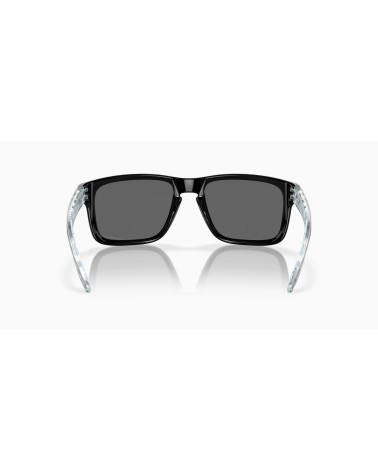 Oakley Holbrook: occhiali da sole neri uomo. Design e UV.