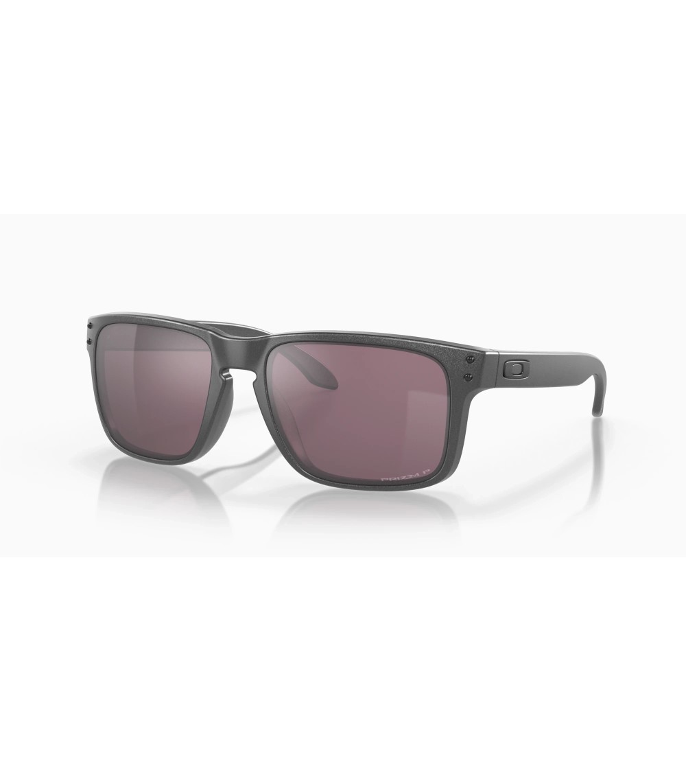 Oakley Holbrook: occhiali da sole neri uomo. Design e UV.