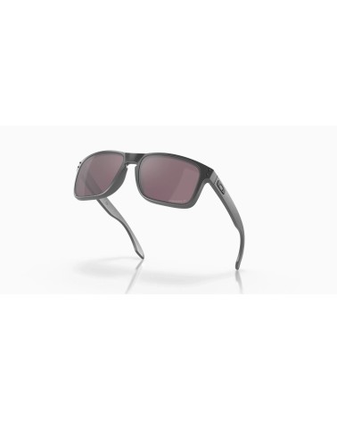 Oakley Holbrook: occhiali da sole neri uomo. Design e UV.