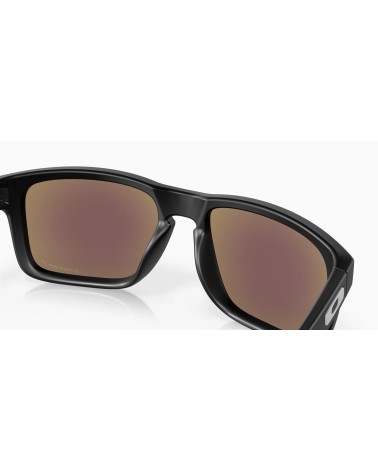 Oakley Holbrook: occhiali da sole neri uomo. Design e UV.