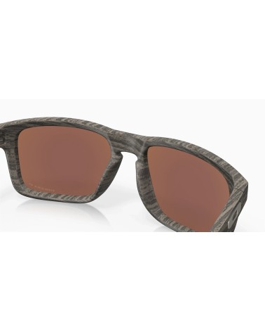Oakley Holbrook: occhiali da sole neri uomo. Design e UV.