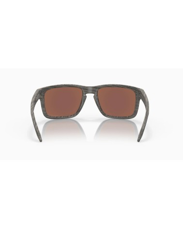 Oakley Holbrook: occhiali da sole neri uomo. Design e UV.