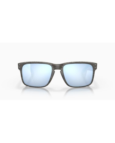 Oakley Holbrook: occhiali da sole neri uomo. Design e UV.