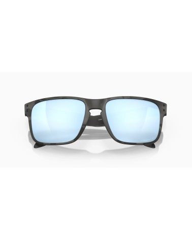 Oakley Holbrook: occhiali da sole neri uomo. Design e UV.