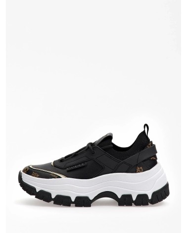 Zapatillas Guess Braydin Mujer - Estilo y confort para tus pies