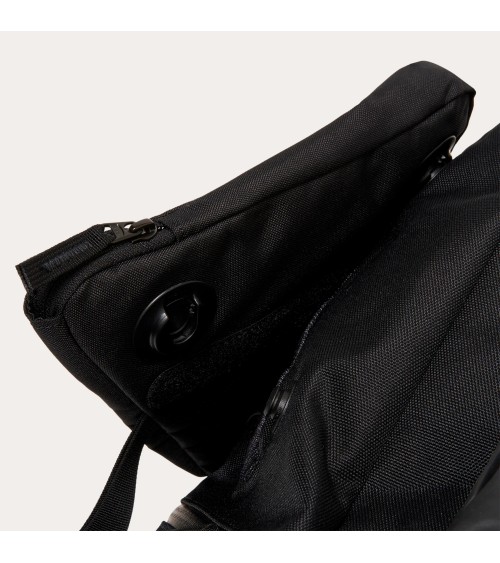 **Meta Title**: Oakley Latitude Flex Pack 02E - Black, One Size