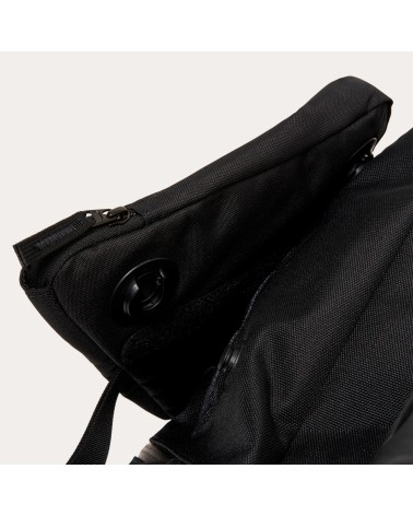 **Meta Title SEO**: Oakley LATITUDE FLEX PACK 02E - Sportlich und