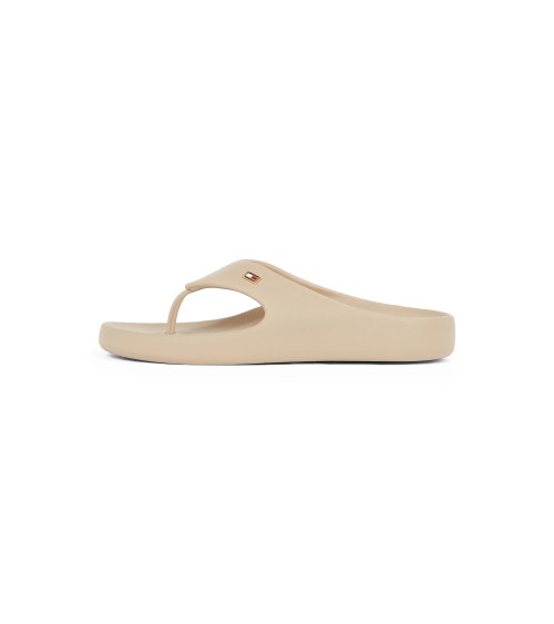 **Meta Title:** Tongs Tommy Hilfiger pour femme - Beige