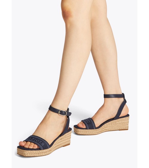 **Meta Title SEO** : Sandales Tommy Hilfiger - Style et Confort