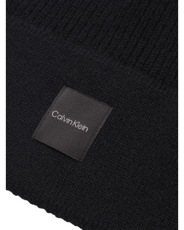 Gorro de Cachemira Calvin Klein: Elegancia y Confort en Invierno
