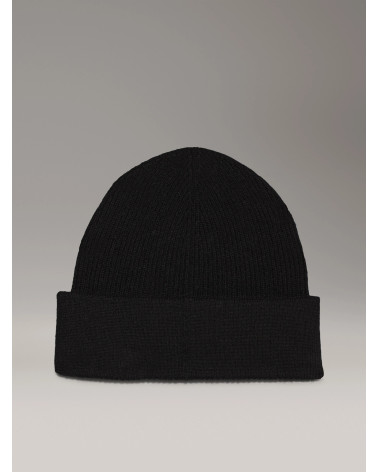 Meta Title: Berretto Calvin Klein in Cashmere: Comfort Nero