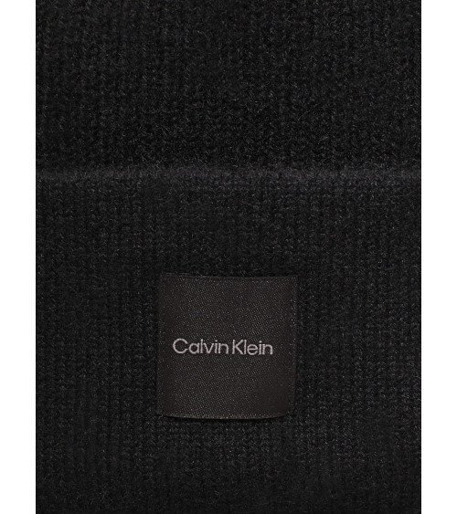 Gorro de Cachemira Calvin Klein: Elegancia y Confort en Invierno