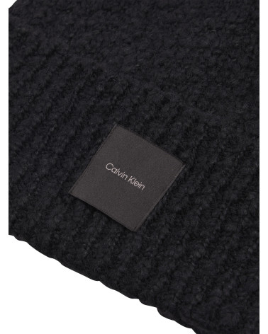 Compra Beanie Calvin Klein - Elegancia y Calidez Cómoda