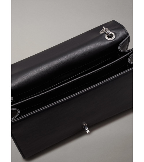 Calvin Klein Medium Chain Bag - Stylish & Versatile Accessory