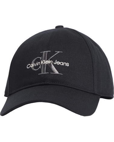 Compra la Gorra Calvin Klein con Logo Bordado en color negro.