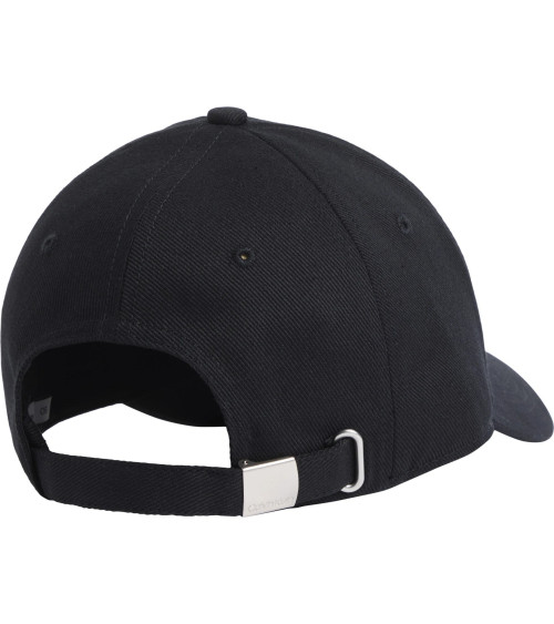 Compra la Gorra Calvin Klein con Logo Bordado en color negro.