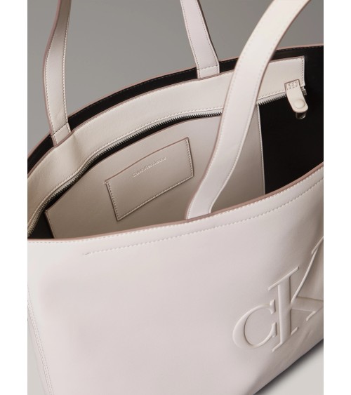 Bolso Calvin Klein Sculpted Slim: Elegancia y Estilo Único