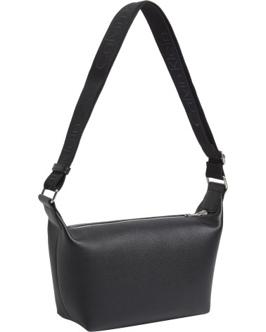 **Meta Title SEO**: Bolsa Calvin Klein elegante y ultraligera