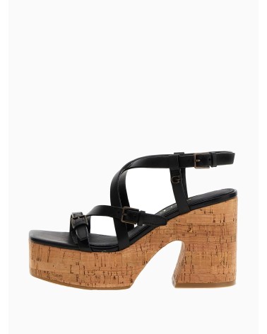 **Meta Title:** Sneaker Guess Corke Donna Nero/Ivory - Chic