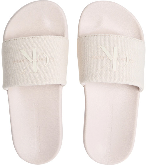 Calvin Klein Slide Monogram: Comfort ed Eleganza Unica.