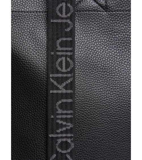 Calvin Klein K60K612230: Stylish Black Handbag for Women