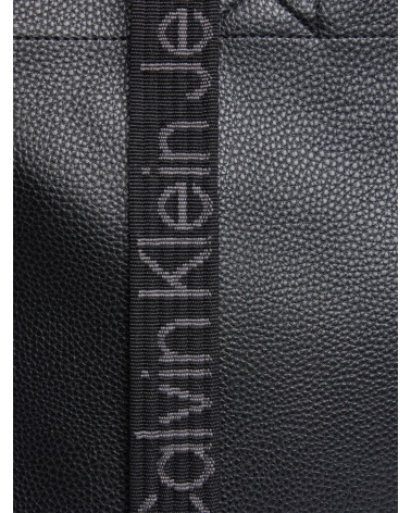 Calvin Klein K60K612230: Stylish Black Handbag for Women