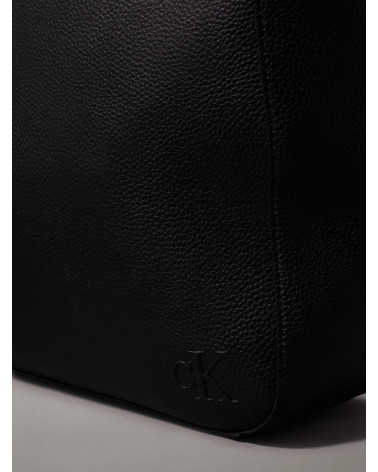 Calvin Klein K60K612230: Stylish Black Handbag for Women