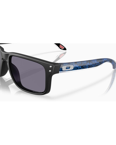 Oakley Holbrook: occhiali da sole neri uomo. Design e UV.