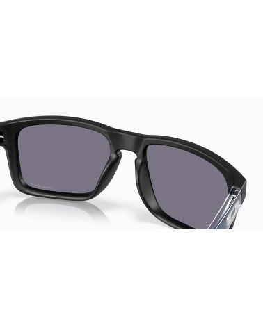 Oakley Holbrook: occhiali da sole neri uomo. Design e UV.