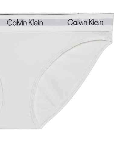 Braguitas CK: Elegancia y comodidad en color blanco y suave.