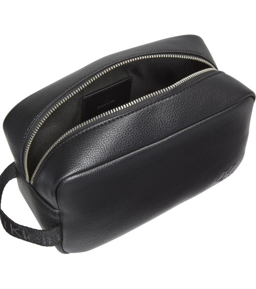 Calvin Klein Webbing Strap Dopp Kit - Stylish Black Accessory