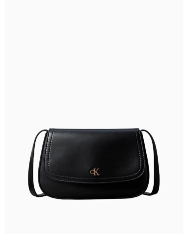Compra el bolso de cámara Calvin Klein Ck Flap con estilo.