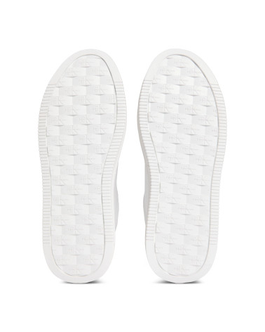 Meta Title: Sneakers Bianche Calvin Klein 38, Comfort e Stile