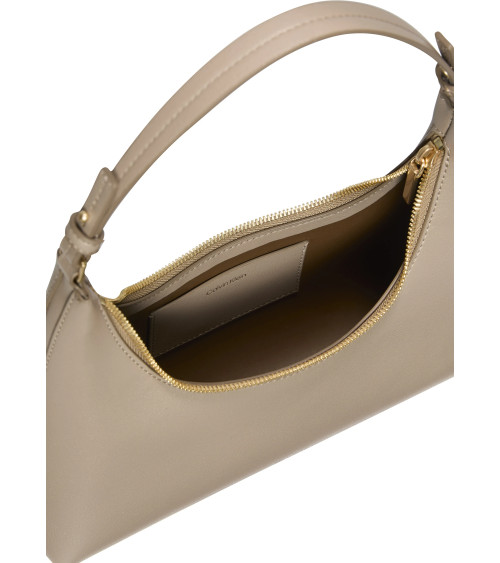 Sac à bandoulière Calvin Klein : style moderne et fonctionnalité